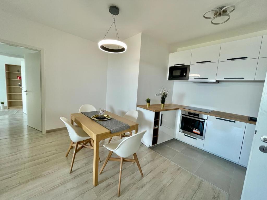 Penthouse Young #Freeparking Lägenhet Budapest Exteriör bild